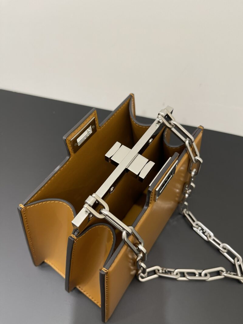 Fendi Peekaboo ISeeU-20.5x11x14CM - Image 6