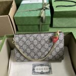Gucci Strawberry Wristlet Bag-20*13.2*2CM - Image 3