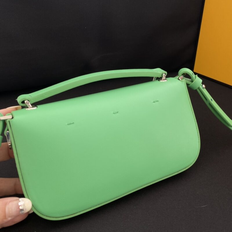 FendI Baguette Bag-19×14×4CM - Image 5