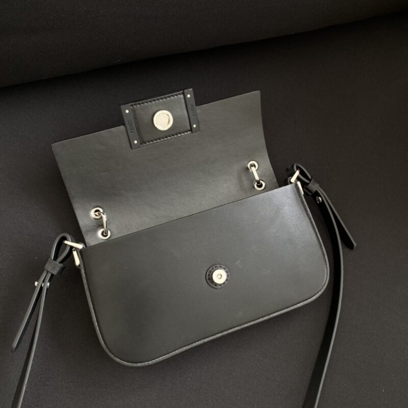 FendI Baguette Bag-19×14×4CM - Image 3