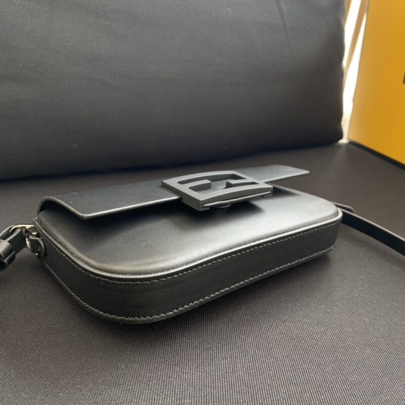 FendI Baguette Bag-19×14×4CM - Image 4