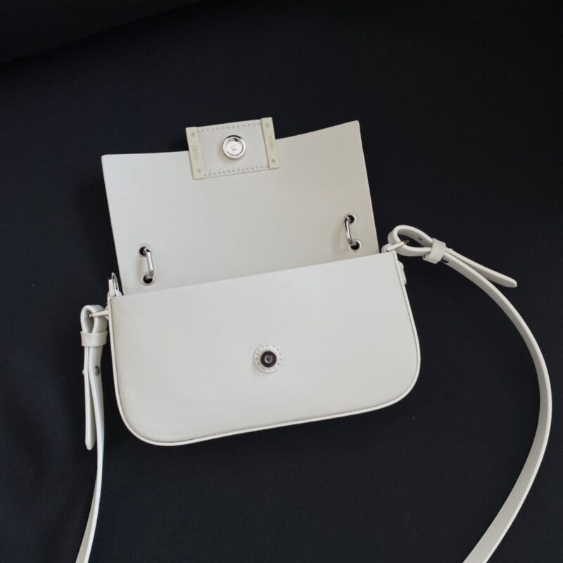 FendI Baguette Bag-19×14×4CM - Image 6