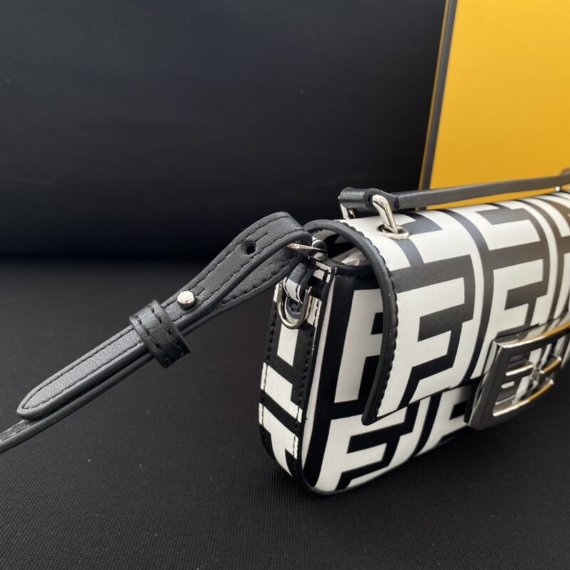 FendI Baguette Bag-19×14×4CM - Image 2