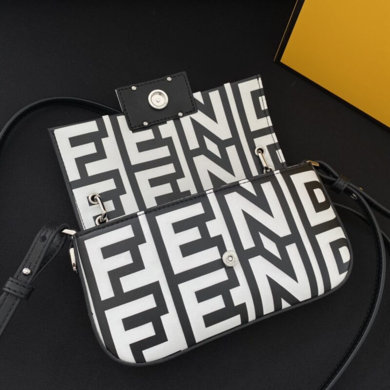 FendI Baguette Bag-19×14×4CM - Image 4