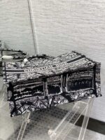 Diro Book Tote - Image 8