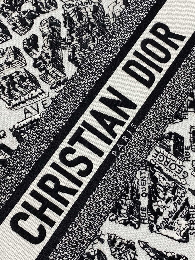 Diro Book Tote - Image 4