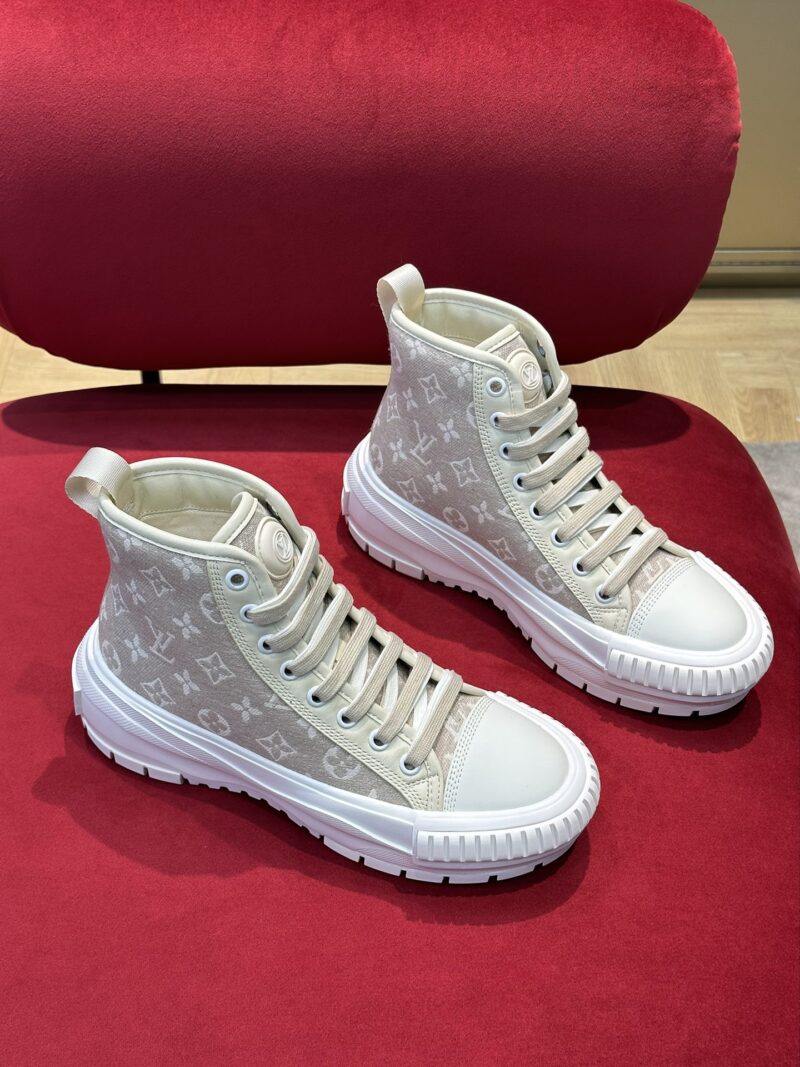 Louis Vuitton Squad Sneaker - Image 2