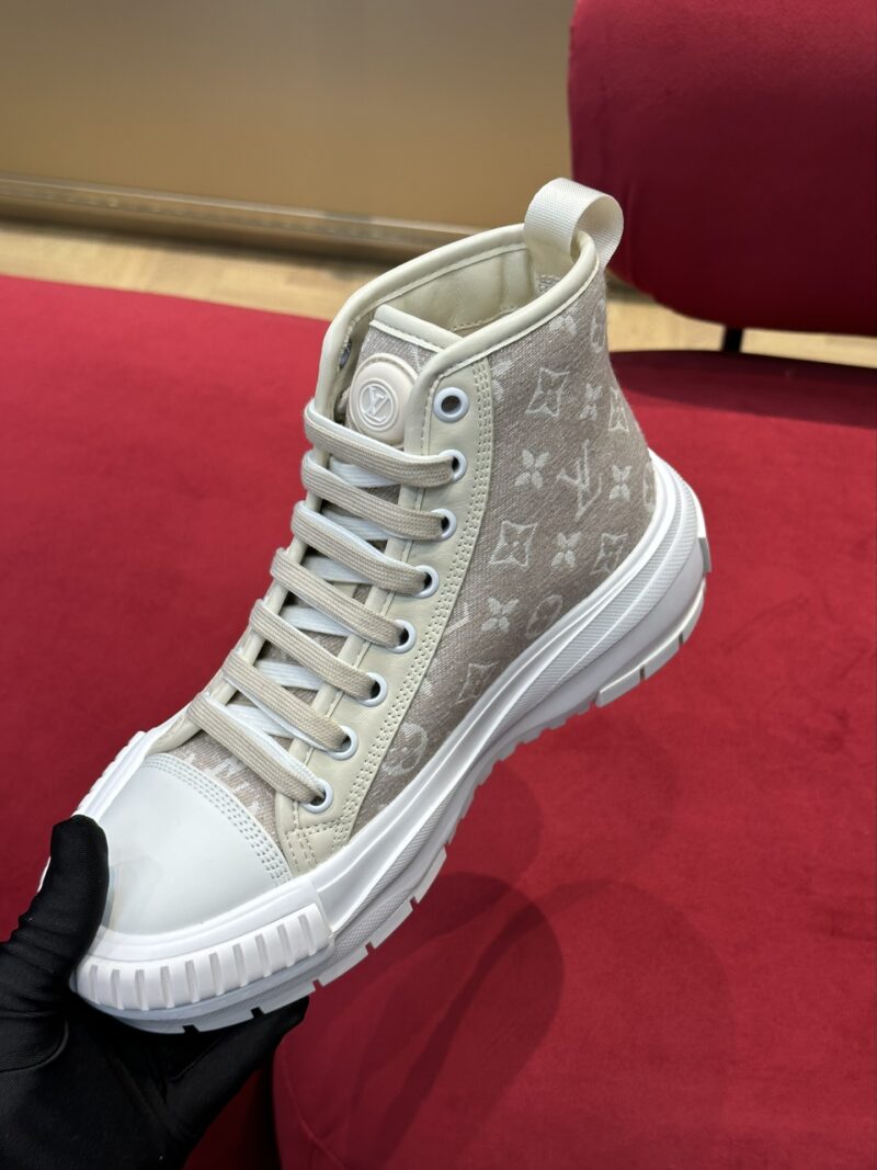 Louis Vuitton Squad Sneaker - Image 6