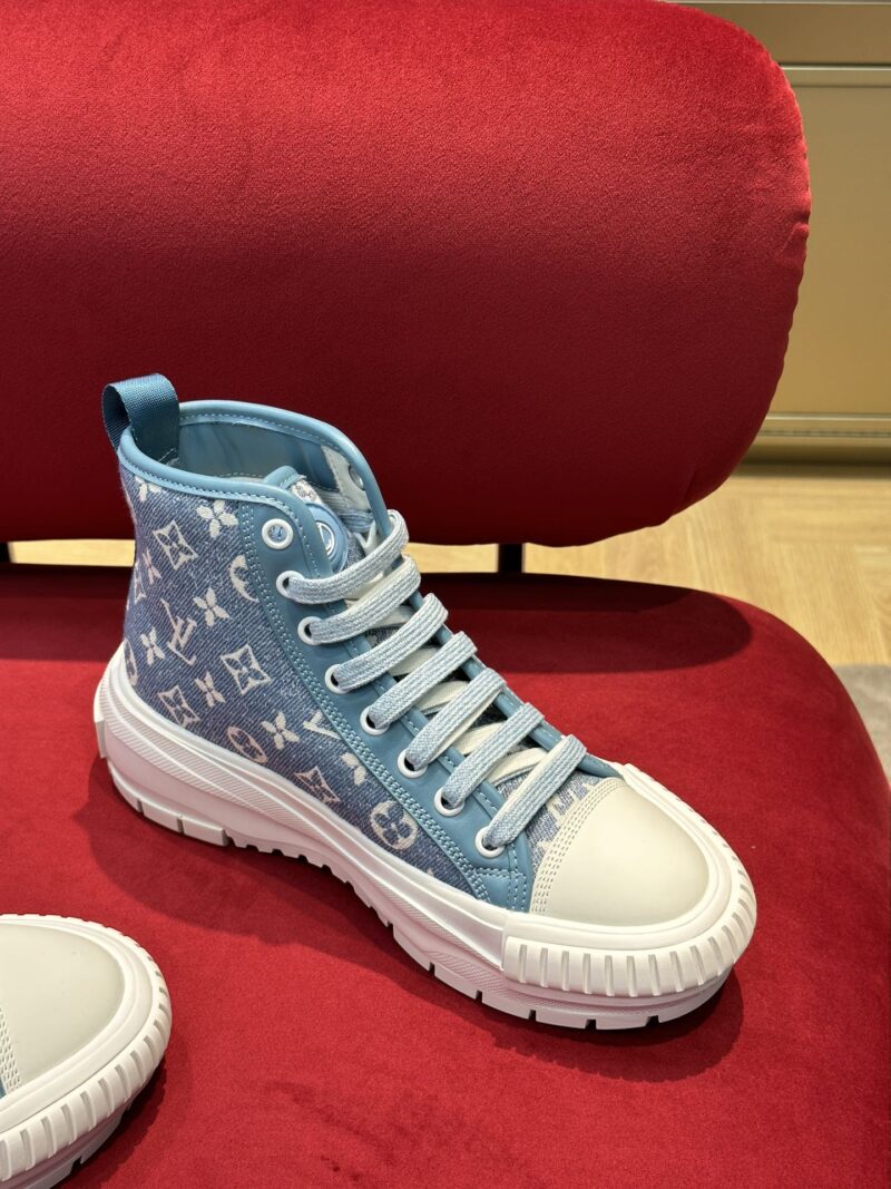 Louis Vuitton Squad Sneaker - Image 2