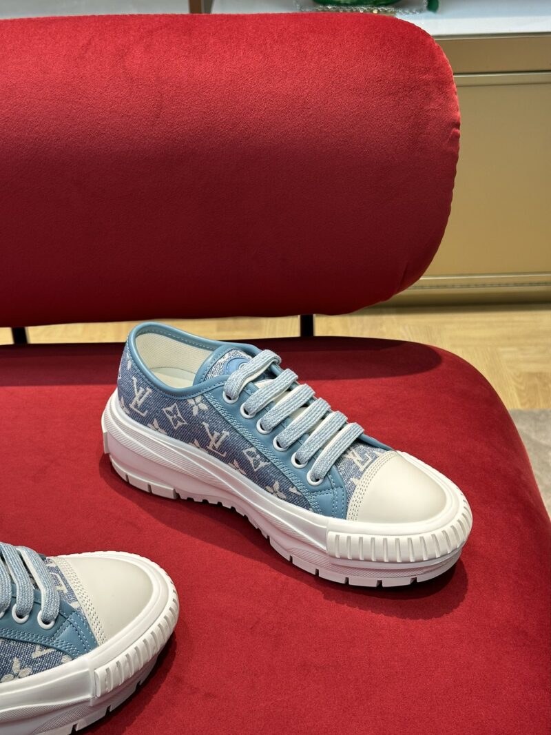 Louis Vuitton Squad Sneaker - Image 3