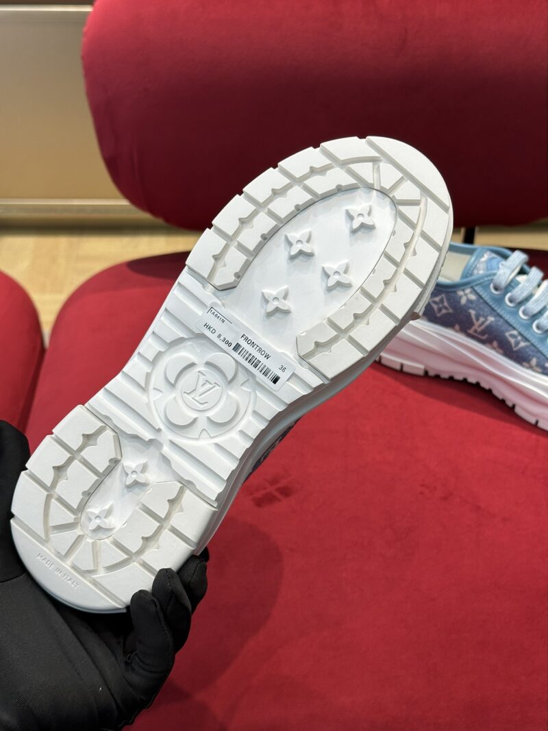 Louis Vuitton Squad Sneaker - Image 8