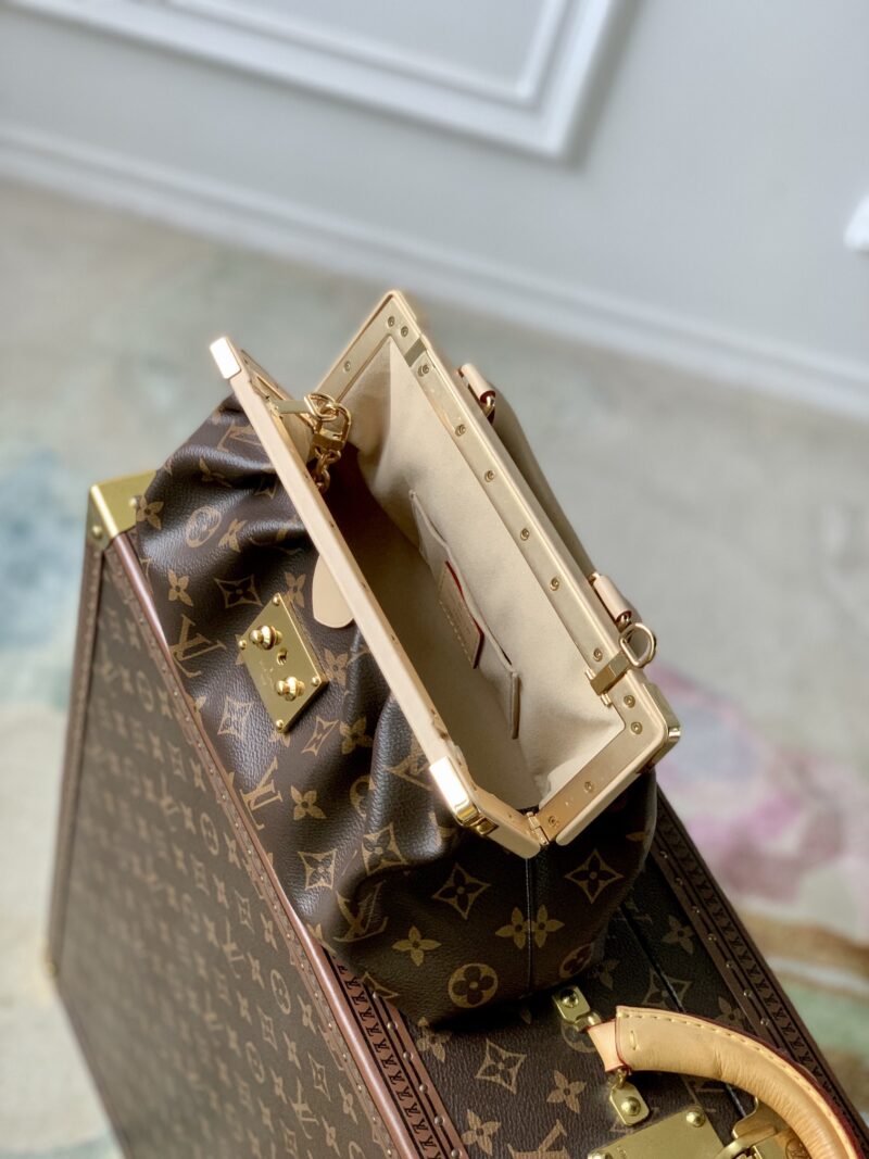 Louis Vuitton M46544 Monogram Clutch -28*14*10CM - Image 8