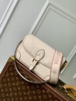 Louis Vuitton Diane Handbags-M46386-23 x 16 x 8.5CM