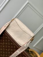 Louis Vuitton Diane Handbags-M46386-23 x 16 x 8.5CM - Image 3