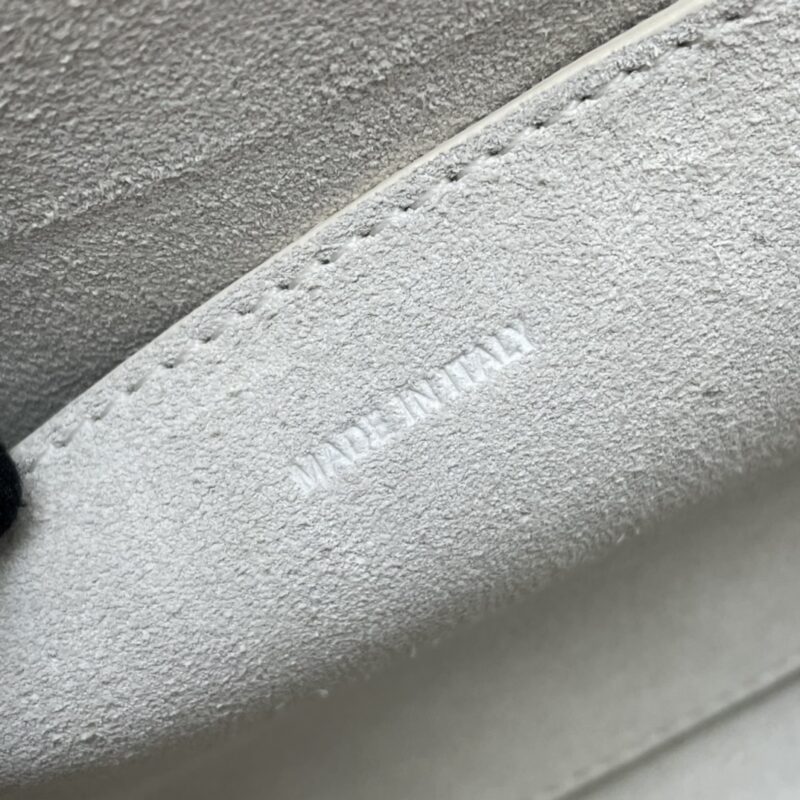 Celina Folco Cuir Triomphe Bag-18.5*15*7CM - Image 4