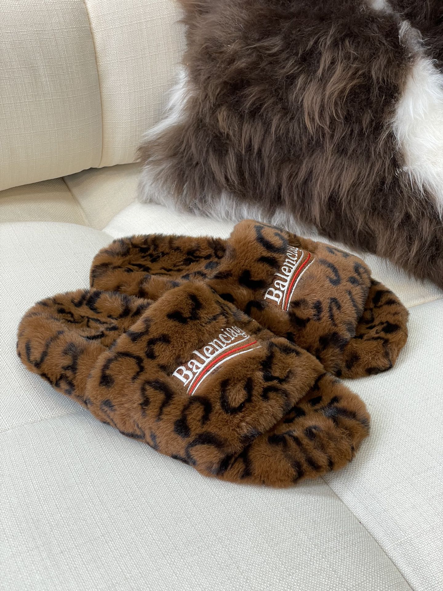 wy-1392334reewrrewwer_1_.jpg Balenciag Sandals - Image 1