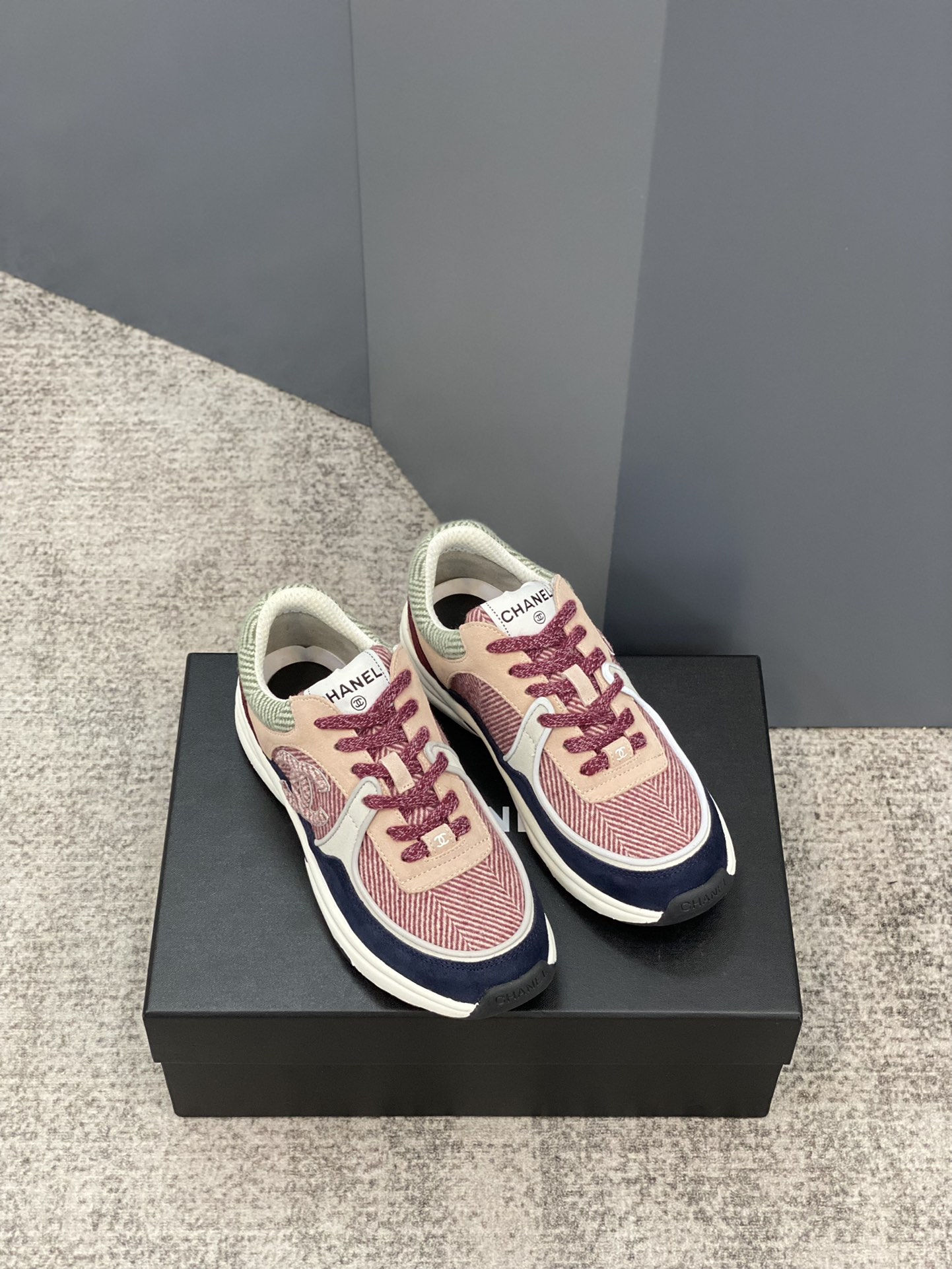 wy-15232756ewrweyyyyyyyyyyyy_3_.jpg Ch@nel Sneakers - Image 1