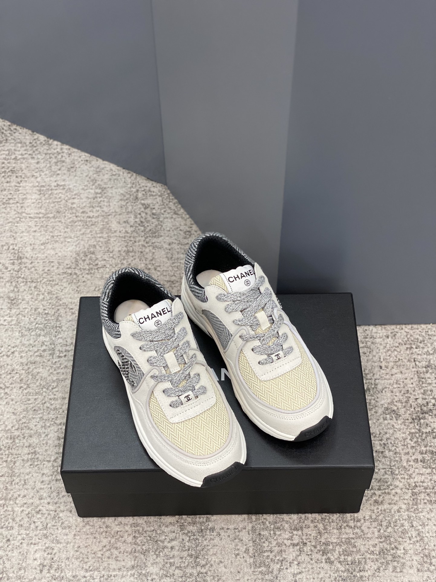 wy-15232759rewrwrwe_8_.jpg Ch@nel Sneakers - Image 1