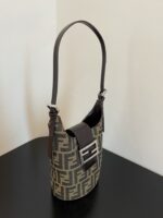Fendi Vintage Handbags-21x10x14CM - Image 9