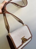 Burberry Small Quilted TB Bag-21*6*16CM - Image 9