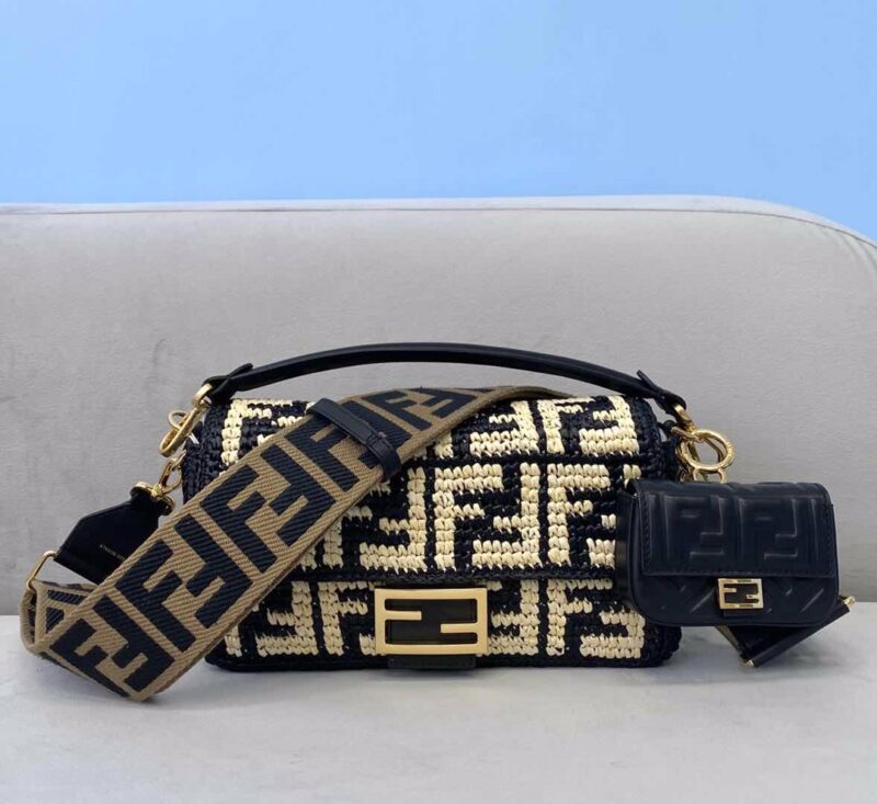FendI Medium Baguette Bag-26x15x4CM - Image 2