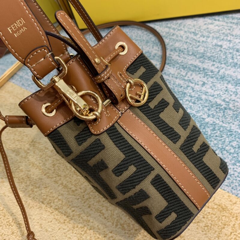 Fendi Mini Mon Tresor Bag -12x18x10CM - Image 4