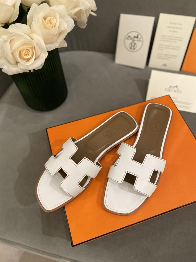 Hermes Slippers In Smooth Leather - Image 3