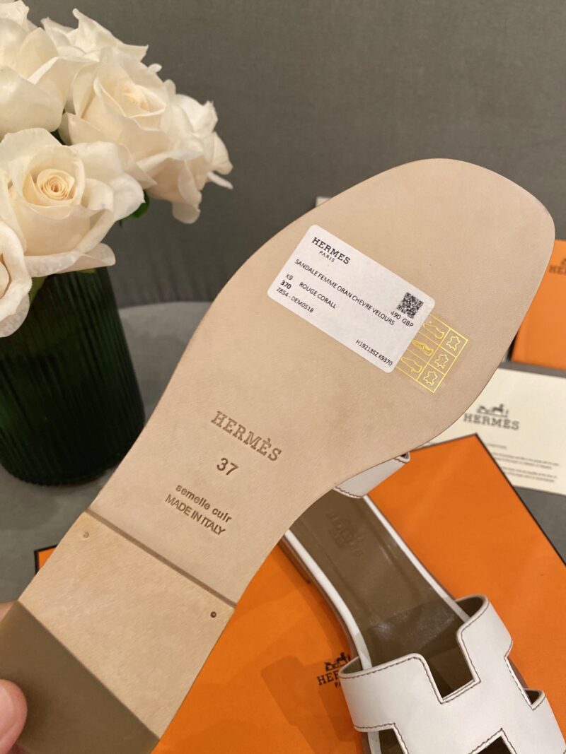 Hermes Slippers In Smooth Leather - Image 5