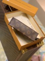 Louis Vuitton Toiletry Pouch -19* 15*6CM - Image 3