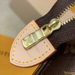 Louis Vuitton Toiletry Pouch -19* 15*6CM - Image 4