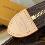 Louis Vuitton Toiletry Pouch -19* 15*6CM - Image 6