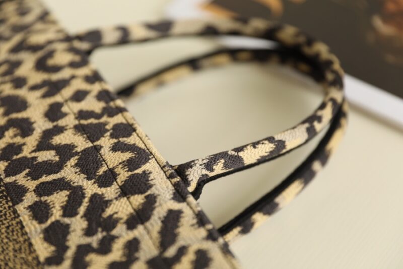 Diro Small Book Tote-36.5CM - Image 2