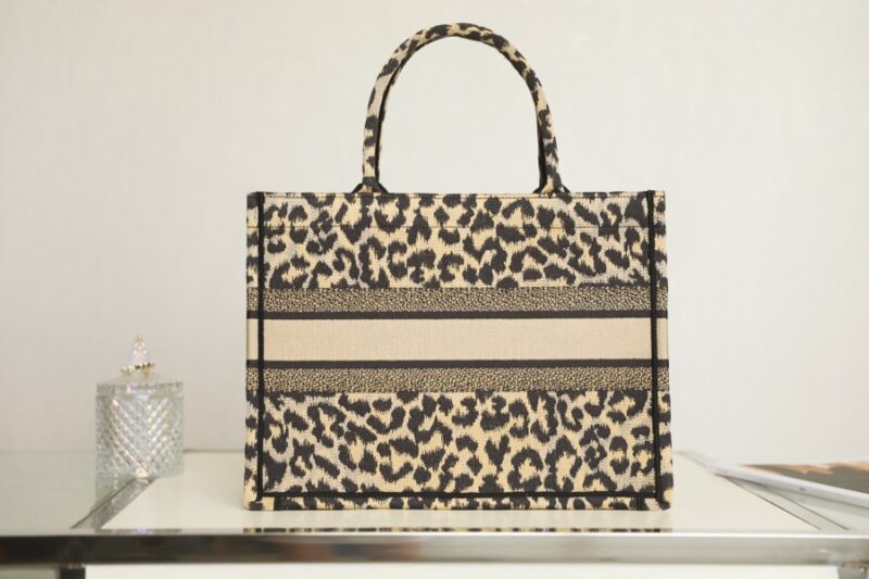 Diro Small Book Tote-36.5CM - Image 3