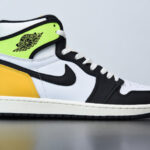 AIR JORDAN 1 RETRO HIGH OG 'VOLT GOLD' 555088-118
