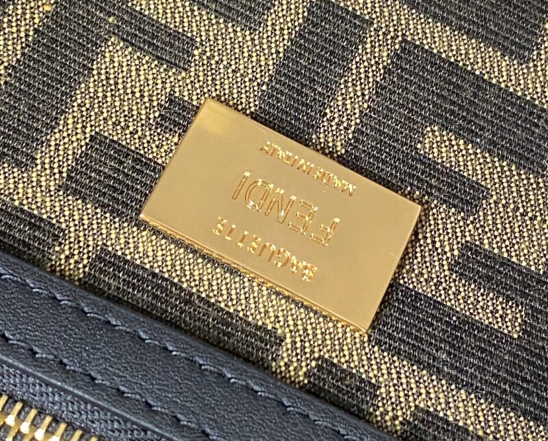 FendI Medium Baguette Bag-26x15x4CM - Image 8