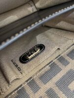 Fendi Vintage Handbags-14.5x12x7CM - Image 7