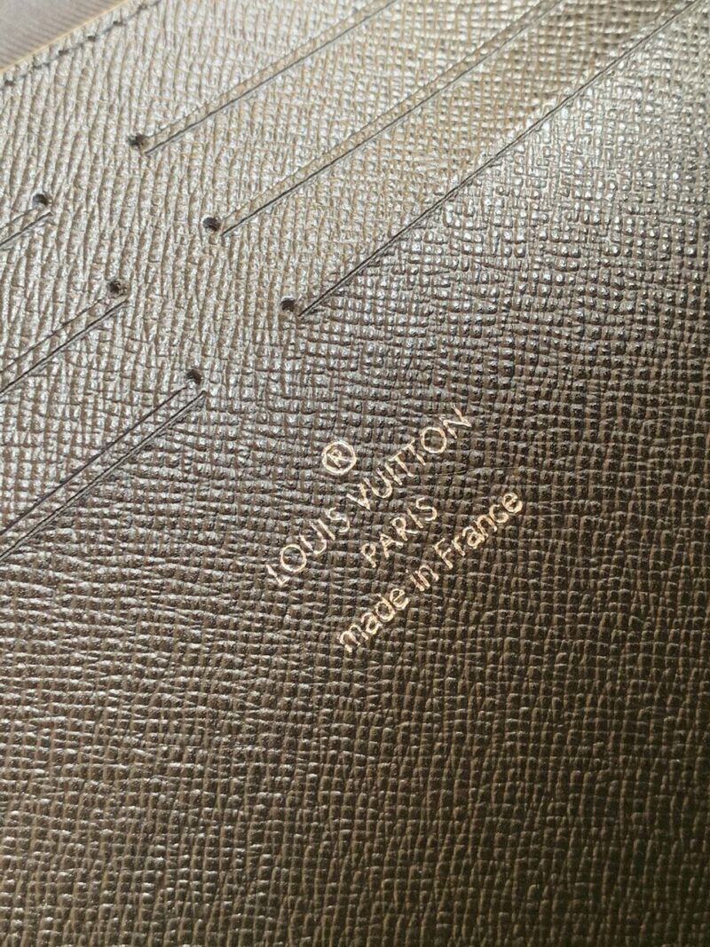 Louis Vuitton New Pouch-21*27*5CM - Image 9