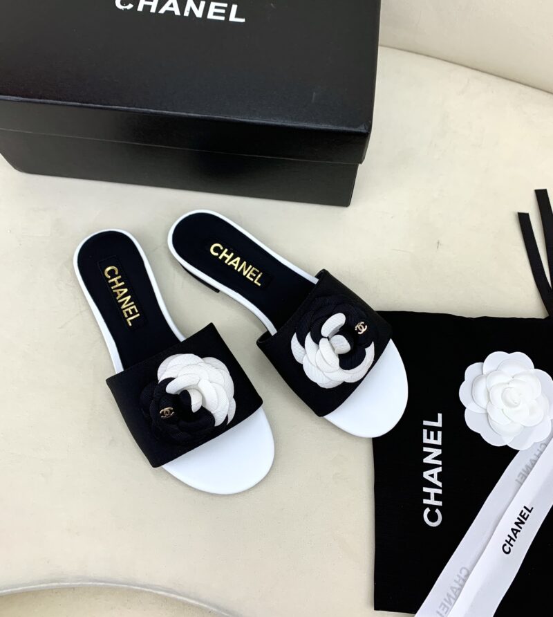 CHANLE Heels - Image 3