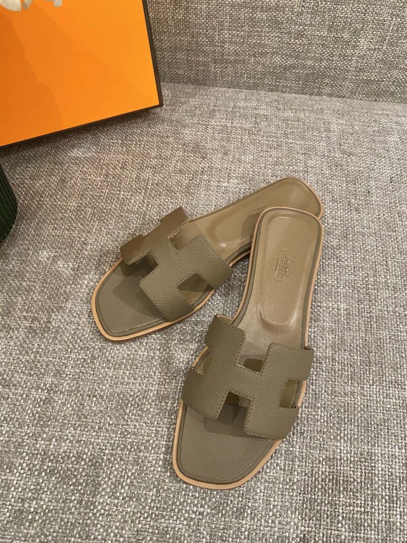 Hermes Slippers In Caviar Leather - Image 4