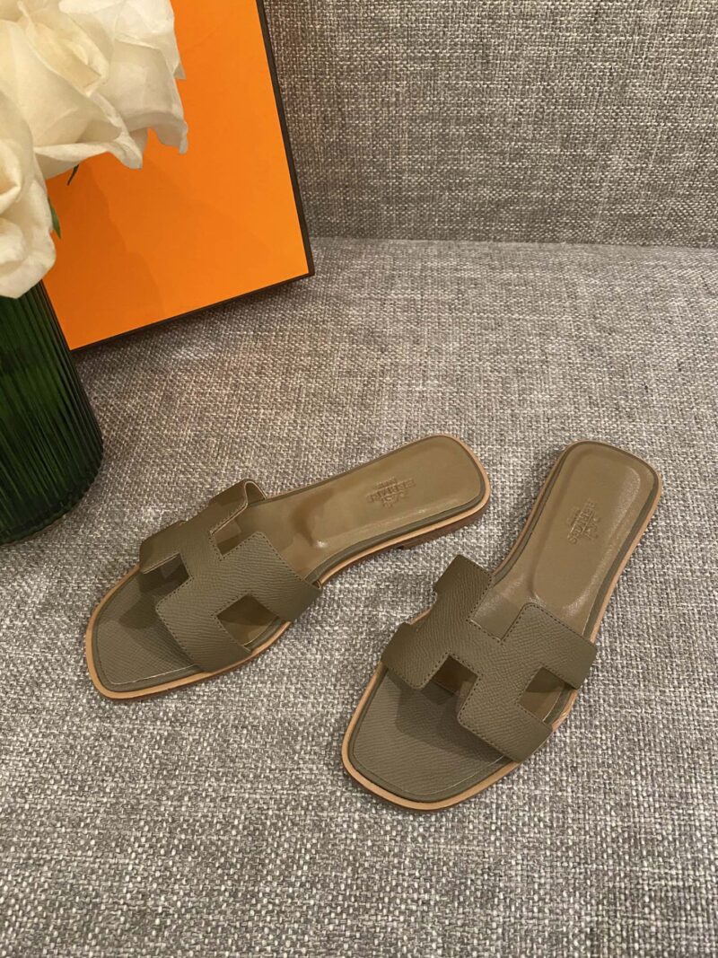 Hermes Slippers In Caviar Leather - Image 5