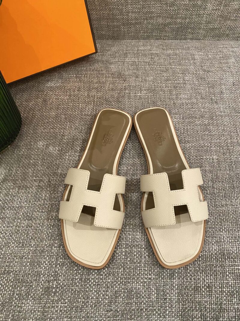 Hermes Slippers In Caviar Leather - Image 5