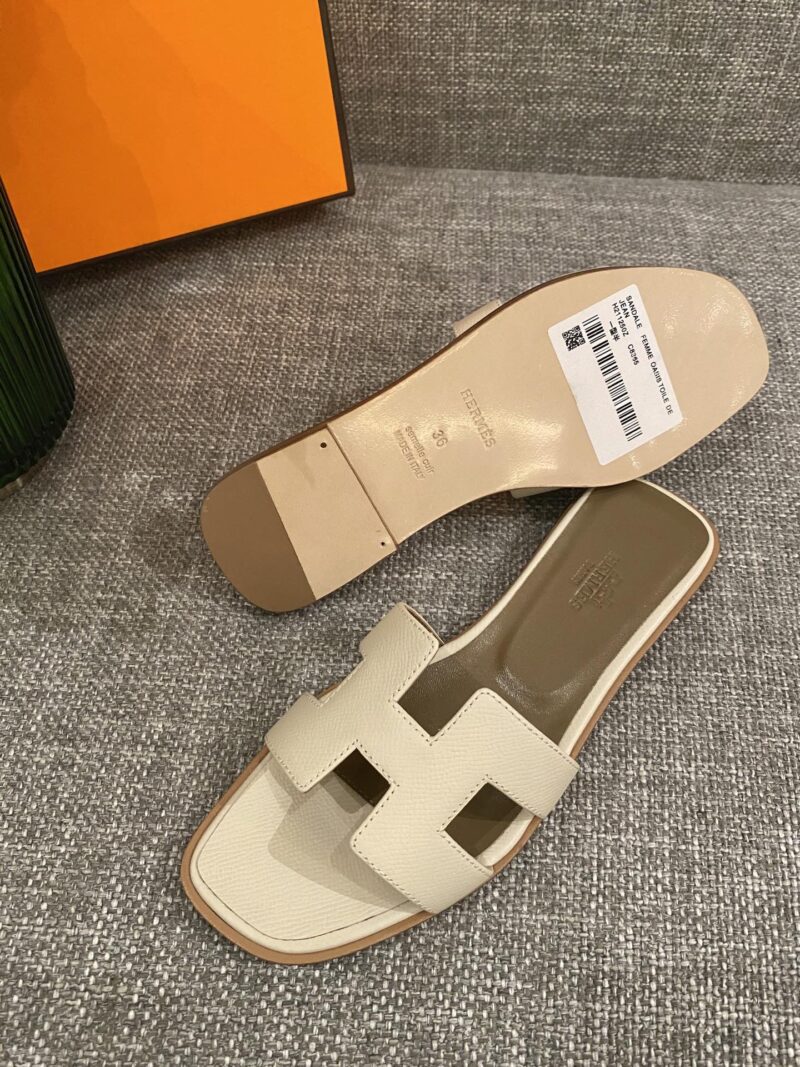 Hermes Slippers In Caviar Leather - Image 6