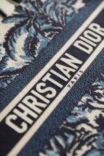 Diro Small Book Tote-36.5CM - Image 3