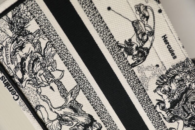 Diro Small Book Tote-26*8*22CM - Image 2