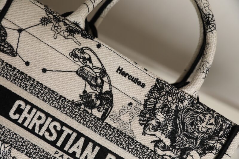 Diro Small Book Tote-26*8*22CM - Image 7