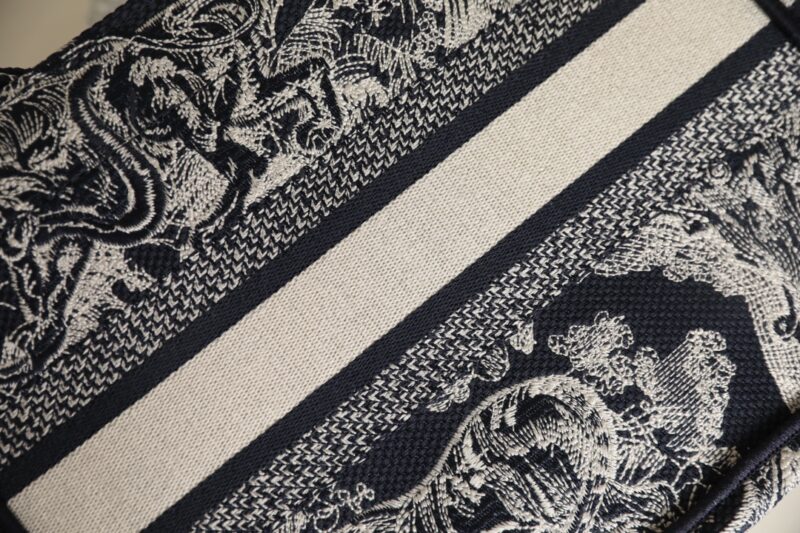 Diro Small Book Tote-26*8*22CM - Image 4