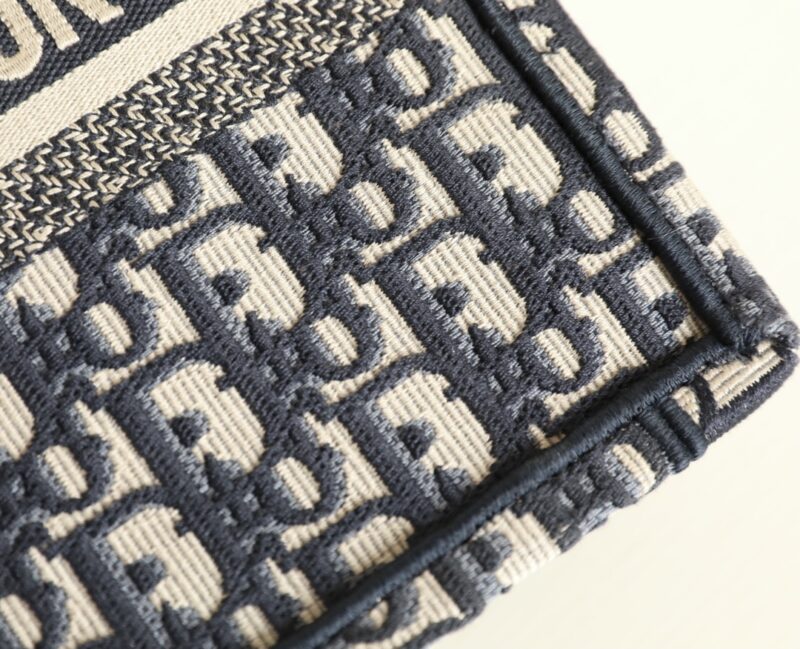 Diro Small Book Tote-26*8*22CM - Image 7