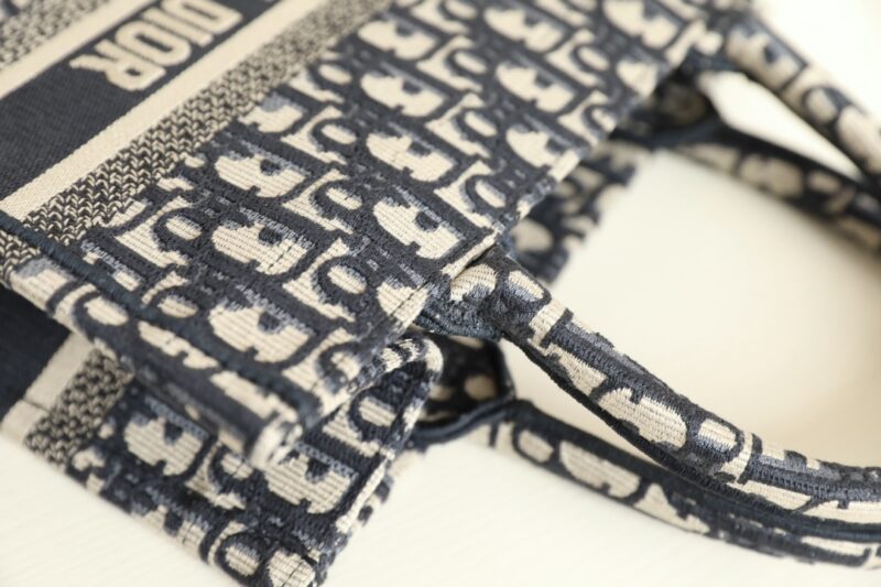 Diro Small Book Tote-26*8*22CM - Image 6