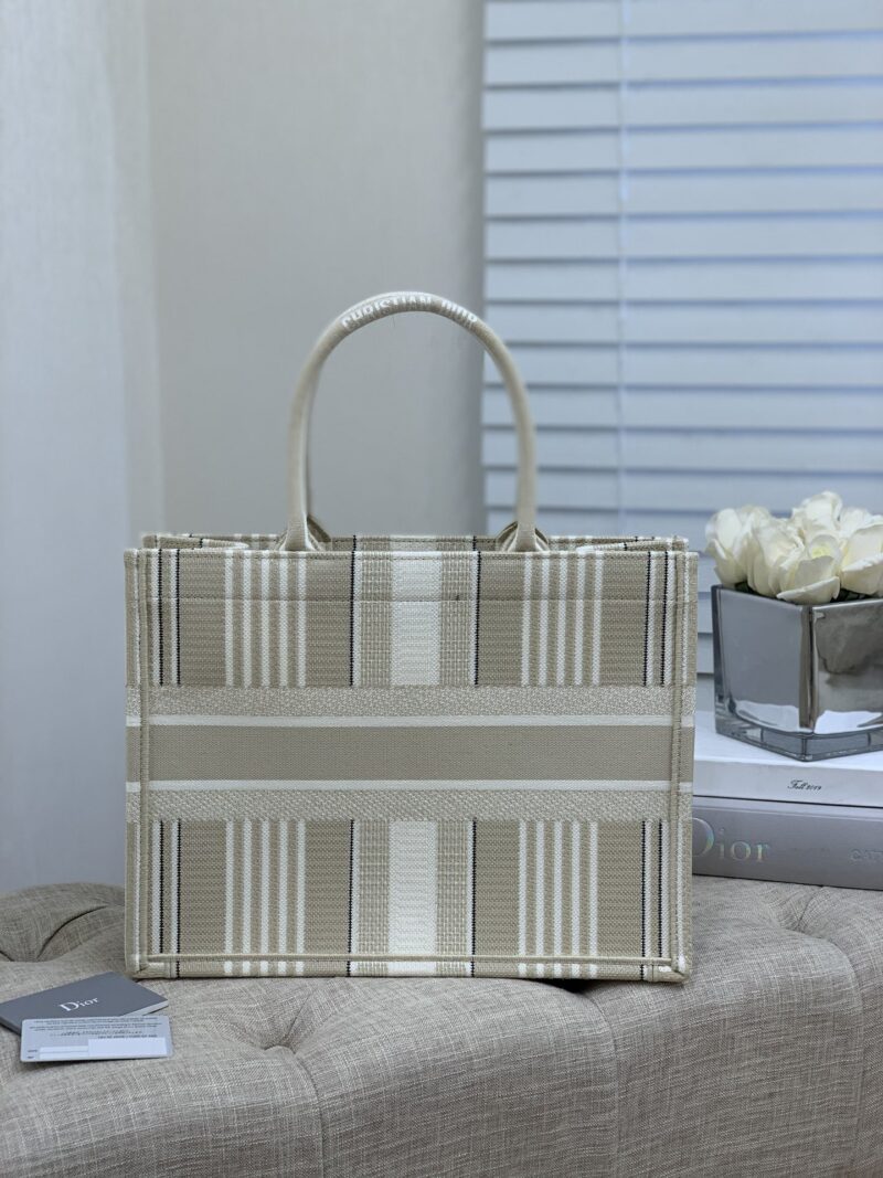 Diro Small Book Tote-36.5CM - Image 8