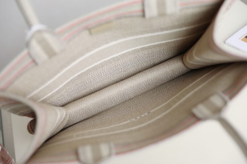 Diro Small Book Tote-36.5CM - Image 7